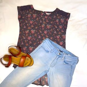 Boutique Floral Top with lace detail shoulder